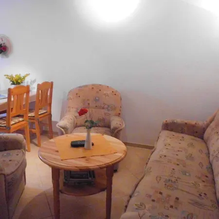 Charlottenhof Apartment *