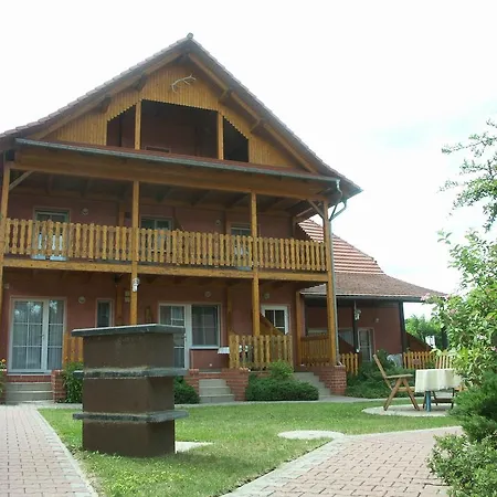 Charlottenhof Apartment *