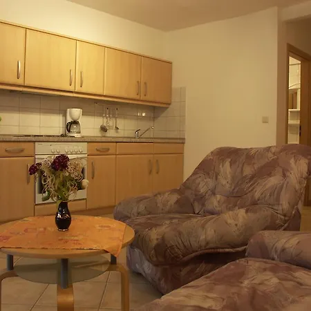 Charlottenhof Apartment *
